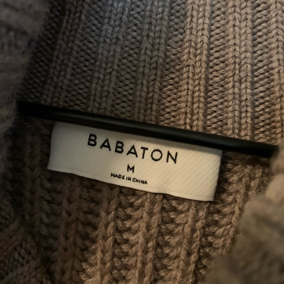 aritzia sweater - Picture 2 of 2